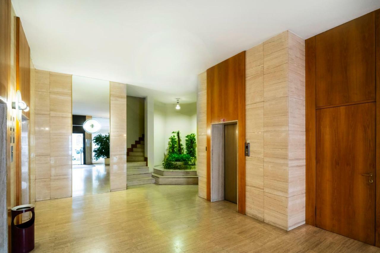 Santo Stefano Luxury Apartment Milan Luaran gambar