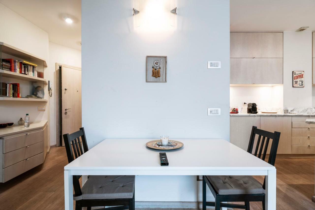 Santo Stefano Luxury Apartment Milan Luaran gambar