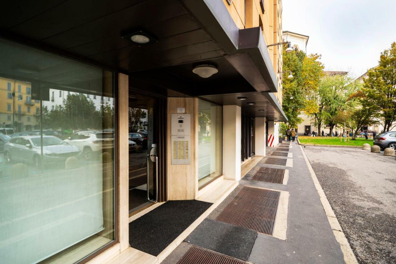 Santo Stefano Luxury Apartment Milan Luaran gambar